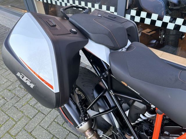 ktm - 1290-super-duke-gt
