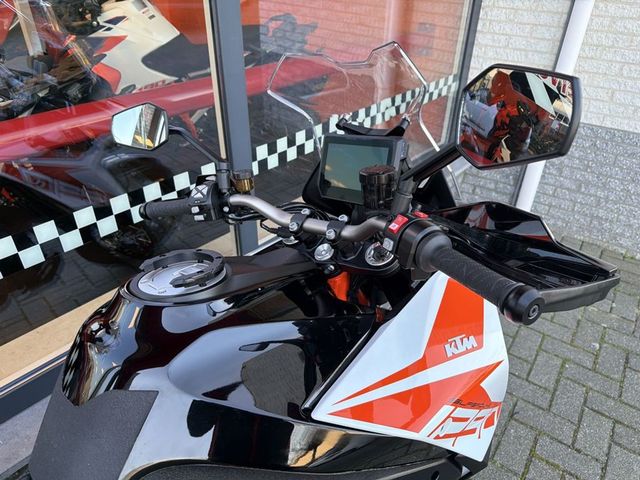 ktm - 1290-super-duke-gt