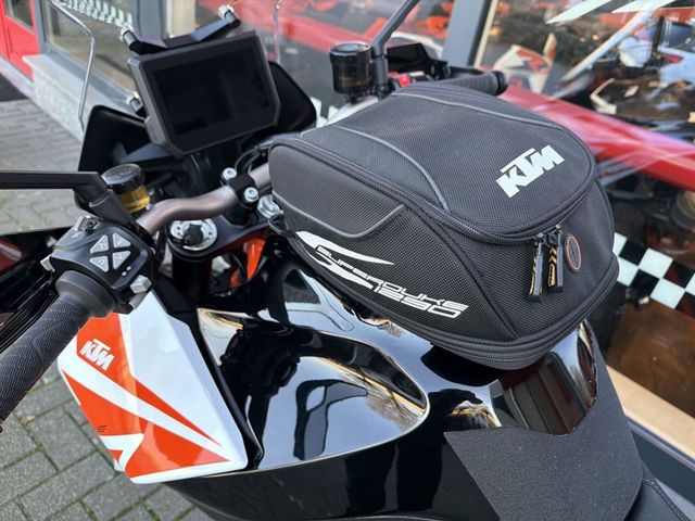 ktm - 1290-super-duke-gt