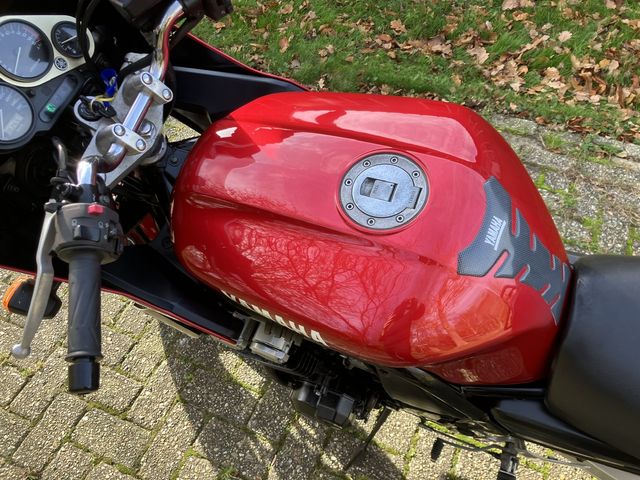 yamaha - fzs-600-fazer