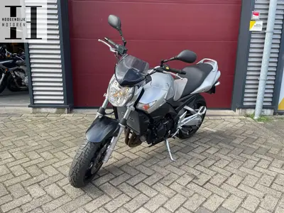 SUZUKI GSR 600 – foto 2