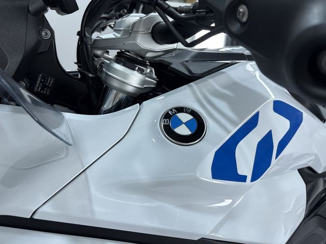 bmw - r-1300-gs
