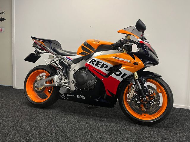 honda - cbr-1000-rr-fireblade