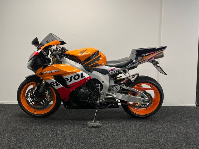 honda - cbr-1000-rr-fireblade