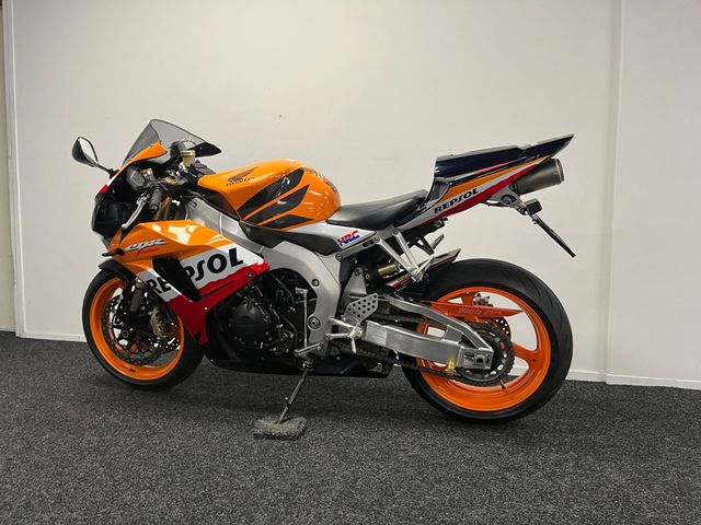 honda - cbr-1000-rr-fireblade