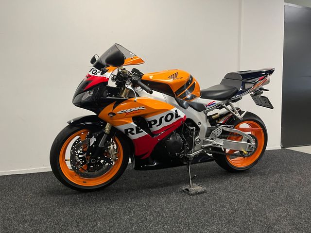honda - cbr-1000-rr-fireblade