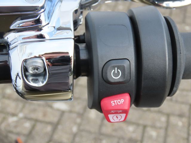 bmw - r-18