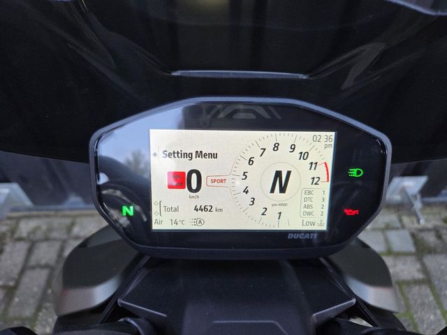 ducati - streetfighter-v2