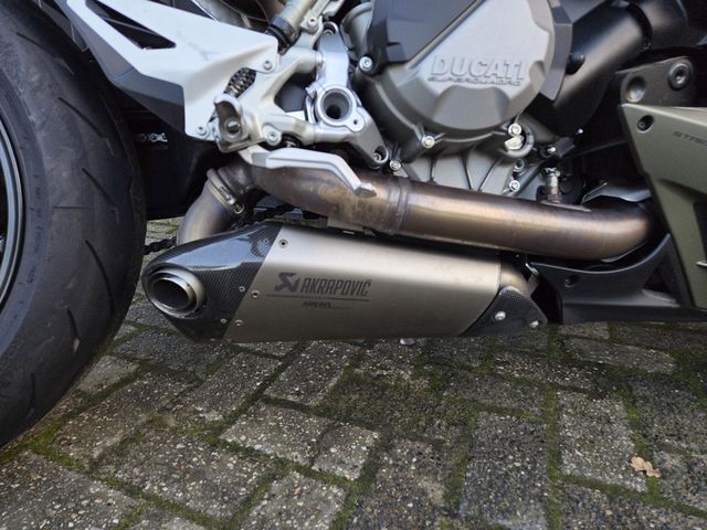 ducati - streetfighter-v2