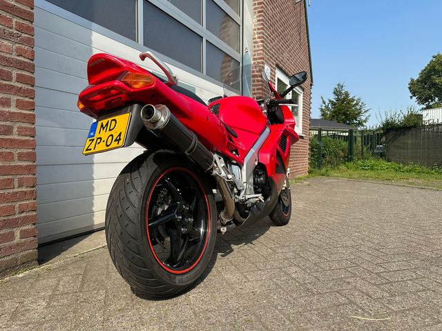 honda - vfr-750-f
