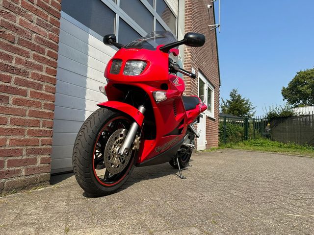 honda - vfr-750-f