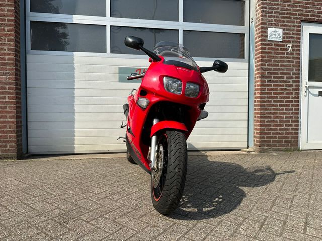 honda - vfr-750-f