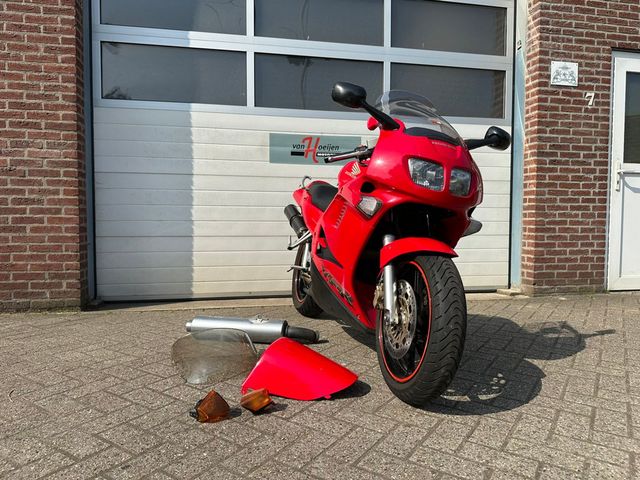 honda - vfr-750-f