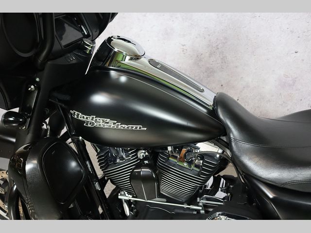 harley-davidson - street-glide