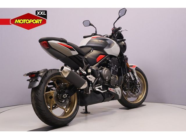 triumph - trident-800