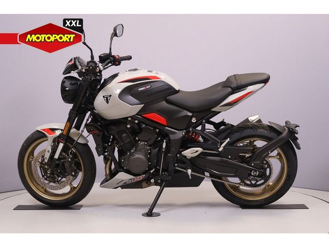 triumph - trident-800