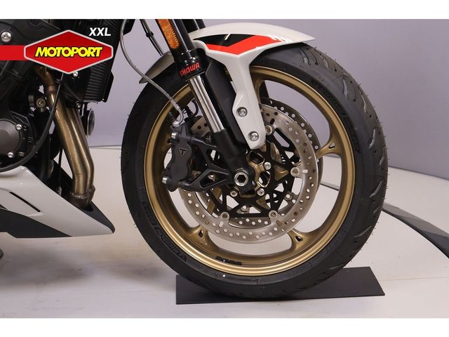 triumph - trident-800
