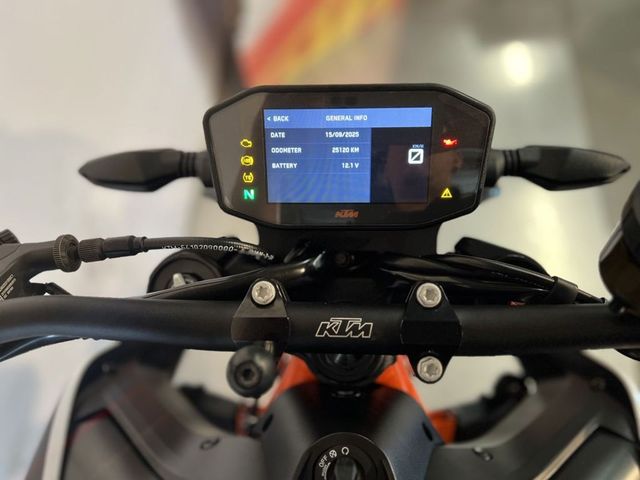 ktm - 890-duke-r