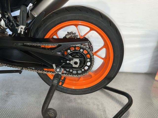ktm - 890-duke-r