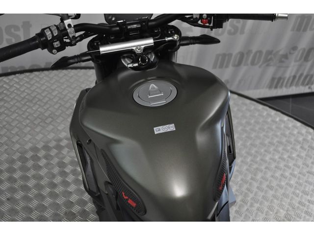 ducati - streetfighter-v2