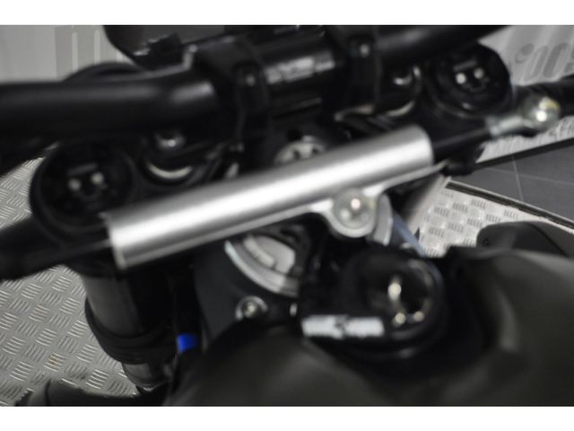 ducati - streetfighter-v2
