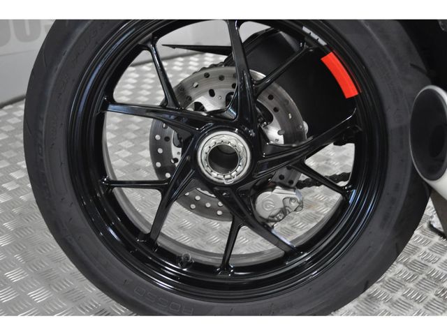 ducati - streetfighter-v2