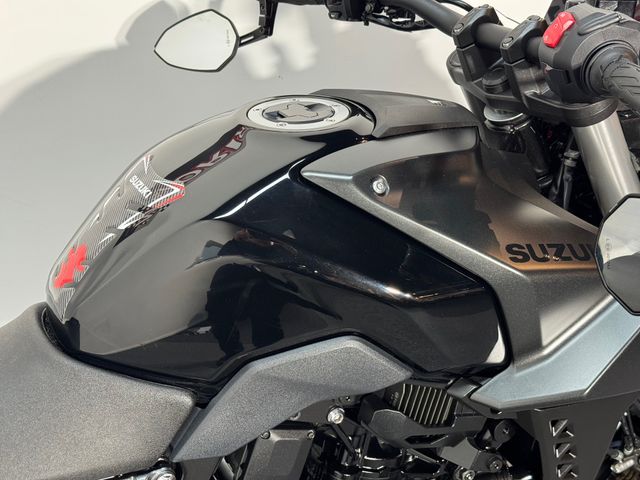 suzuki - gsx-8s