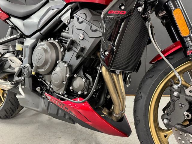 triumph - trident-800