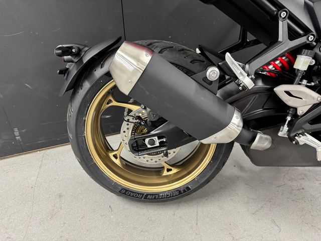 triumph - trident-800