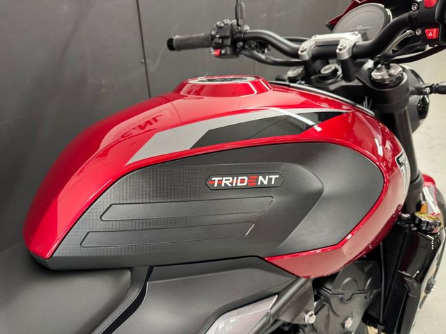 triumph - trident-800