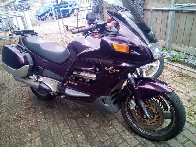 honda - st-1100-pan-european-abs-tcs