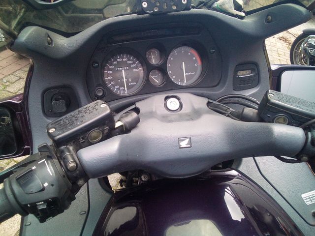 honda - st-1100-pan-european-abs-tcs