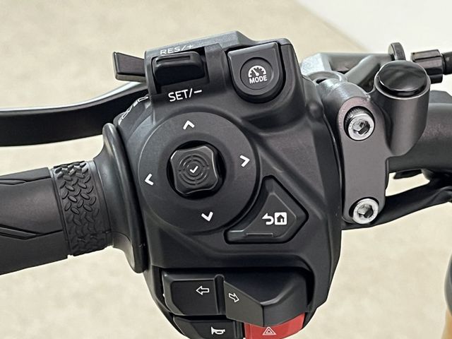 yamaha - xsr-900-abs