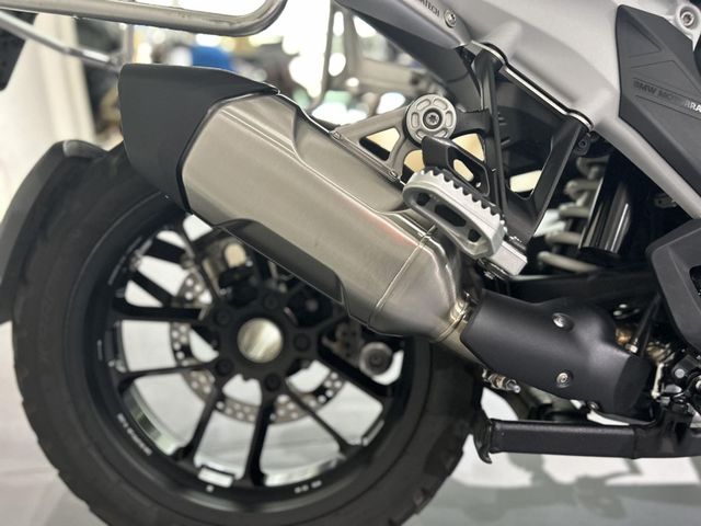 bmw - r-1300-gs