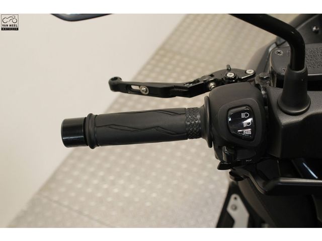 yamaha - x-max-400-iron-max-abs