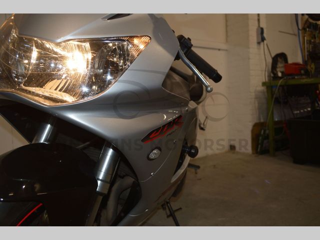 honda - cbr-900-rr-fireblade