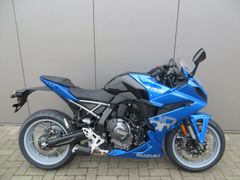 SUZUKI GSX-8R