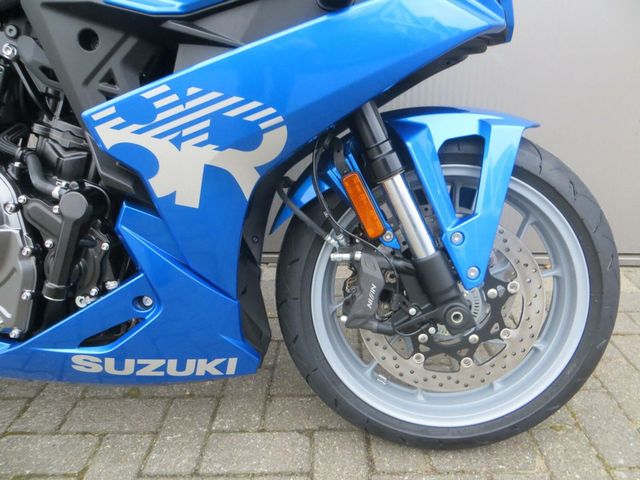 suzuki - gsx-8r