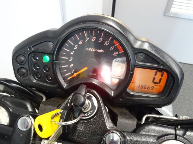 suzuki - sfv-650-gladius