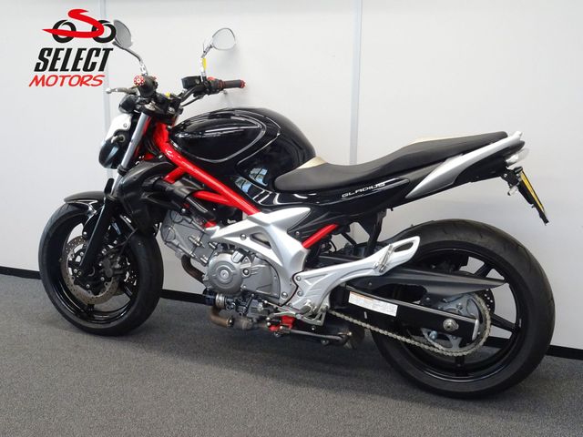 suzuki - sfv-650-gladius