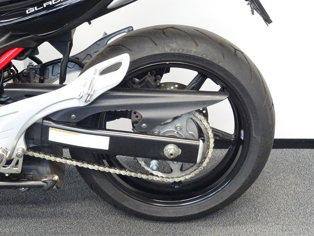 suzuki - sfv-650-gladius