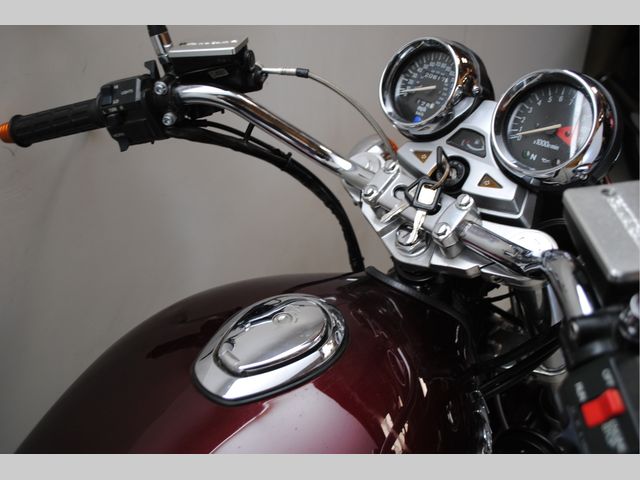 kawasaki - zephyr-1100