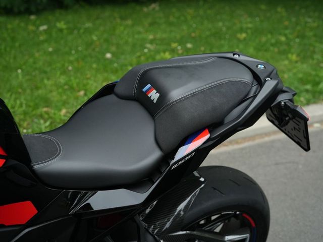 bmw - m-1000-xr