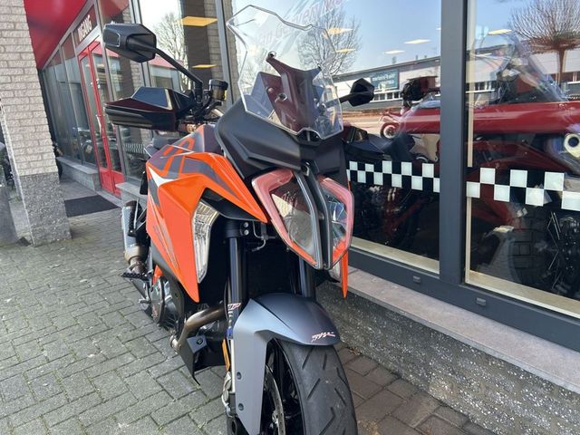 ktm - 1290-super-duke-gt