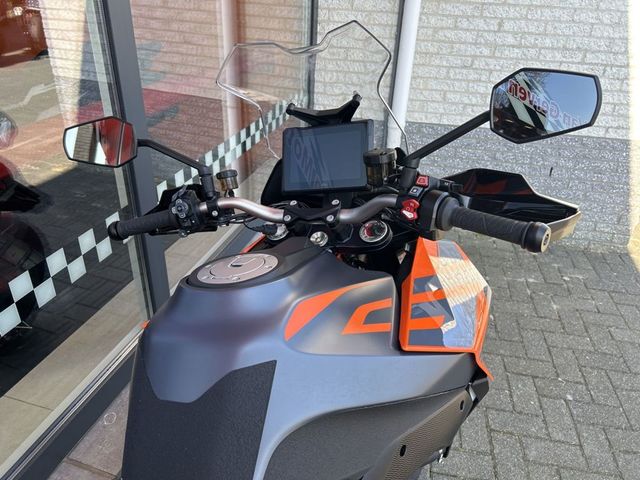 ktm - 1290-super-duke-gt