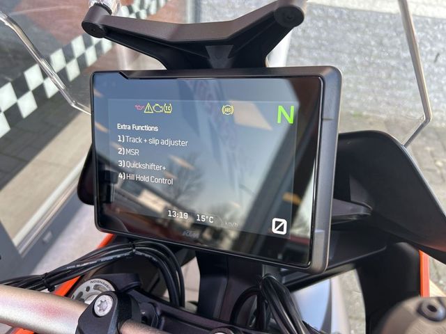 ktm - 1290-super-duke-gt