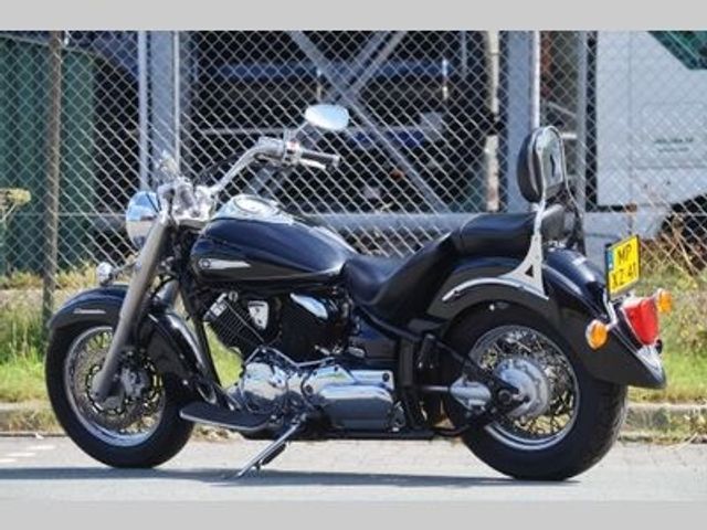 yamaha - xvs-1100-a-dragstar-classic