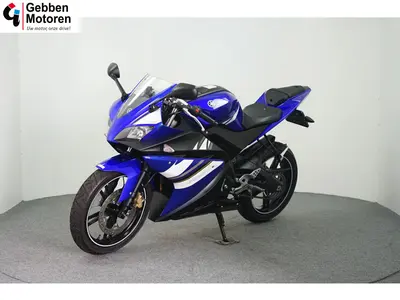 YAMAHA YZF R 125 – foto 4