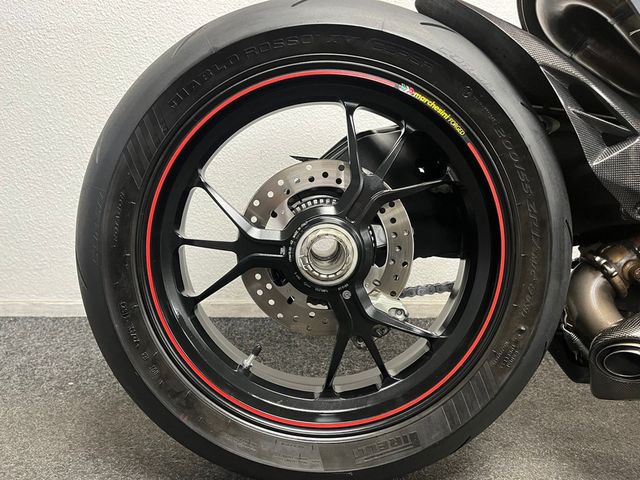 ducati - 1299-panigale-s