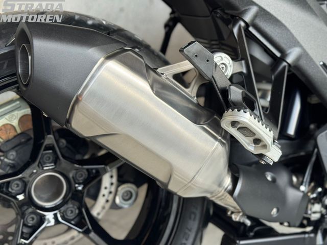 bmw - r-1300-gs-triple-black